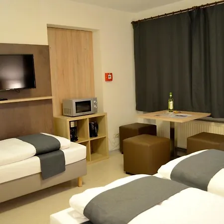 Hana Hotel 2*